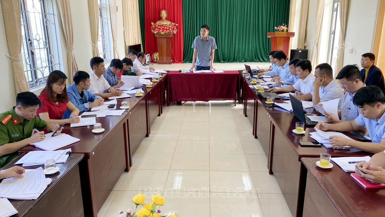 Quang cảnh buổi làm việc.